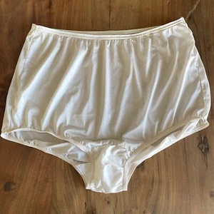 VTG Vanity Fair Panties 8 Lt Blush Satin Nylon Semi Sheer 15712 Granny Side Tag - Picture 1 of 5