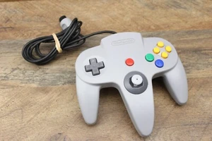 Nintendo 64 Controller Grigio AUTENTICO OEM N64 Stick Stretto Pulito e Testato - Foto 1 di 10