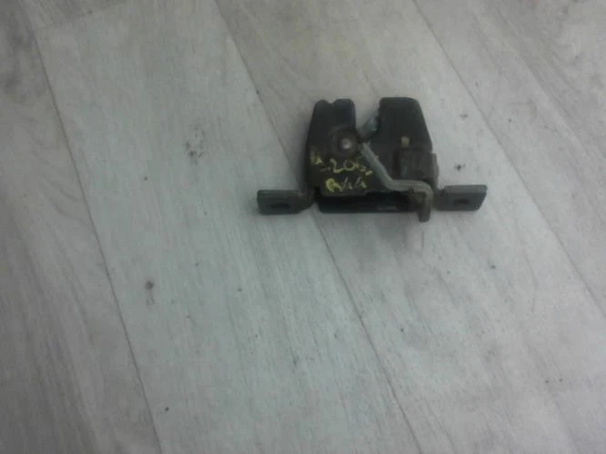 Serrure de capot RENAULT R11 - Photo 1/1