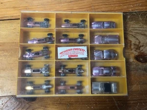 Lotto di 15 auto metalliche e vetrina concessionaria vintage Aurora SpeedLine Cigar Box - Foto 1 di 14