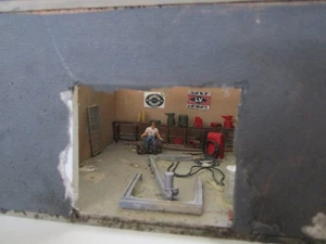 HO 1/87 Scale Built Weathered Auto Repair Shop Building W/ Light 4 Train layout - Picture 1 of 6