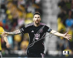 FOTO FIRMADA POR LIONEL LEO MESSI 8" X 10" CERTIFICADO DE AUTENTICIDAD COPA ARGENTINA INTER MIAMI FC 🔥 - Imagen 1 de 2