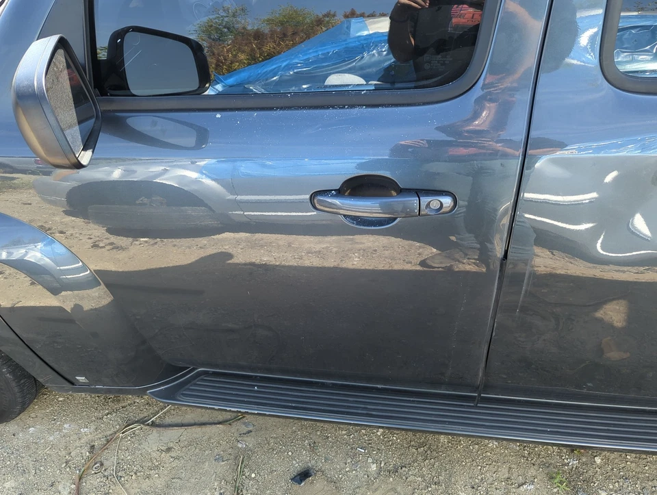 2006-2011 Chevrolet Hhr Driver Front Door Oem TUQAD - Image 1 of 1