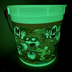 Cubo de Halloween de colección 1998 Blockbuster Video Rugrats “PLAY PAK” que brilla en la oscuridad - Imagen 1 de 11