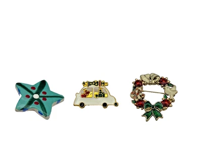 Vintage Christmas Pin Lot – Wreath, Holiday Car, Ceramic Star Ornament Brooch - Image 1 of 4