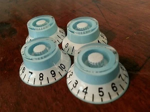 4 Gitarrenhut Volumen-/Ton-Regler.. Babyblau/Weiß.. JAT MASSGESCHNEIDERTE GITARRENTEILE - Bild 1 von 4