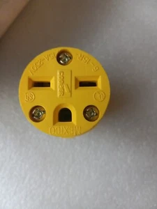 Commercial Grade Vinyl Connector 6-15R 15A-250V COOPER WIRING 4227 - Picture 1 of 3