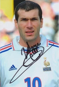 Zinedine Zidane original signiertes Foto 10 x 15 cm ULTRA SELTEN - Picture 1 of 1