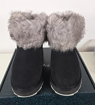 NIB - EMU Australia Womens SHARKY MICRO CRIMP Winter Snow Ankle Boots Sz 9 - Image 1 of 4