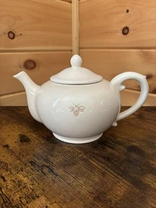 Bee Pottery Barn White Cream Color Ceramic Teapot With Lid Chipped See Photos - Picture 1 of 8