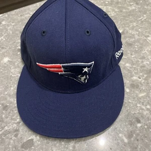 REEBOK NEW ENGLAND PATRIOTS NFL EQUIPMENT FLEX-FIT BLUE HAT CAP S/M Preowned - Picture 1 of 7