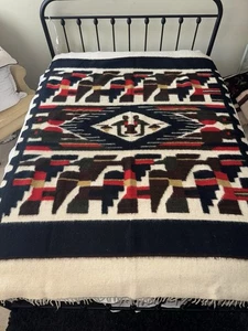Coperta di lana indiana vintage con frange 60” x 80” uccellini e bufalo - Foto 1 di 4