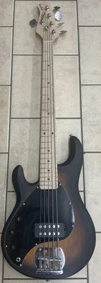 Bajo mano izquierda Sterling By Music Man StingRay RAY5 de colección Sunburst satinado Foto 1 de 4
