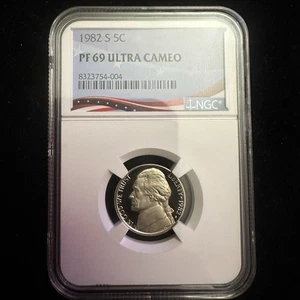 1982 S NGC PF69 ULTRA CAMEO PROOF JEFFERSON NICKEL 5C Patriotic Flag Label USA - Picture 1 of 8
