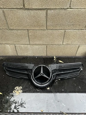 05 06 07 Parrilla de parachoques delantero Mercedes SLK 350 Foto 1 de 4