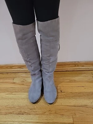 Botas planas STEVE MADDEN de gamuza topo sobre la rodilla, talla 8 Foto 1 de 4