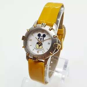 Reloj pequeño de dos tonos Mickey Mouse Disney con fecha para mujeres y niñas, modelo retirado - Imagen 1 de 12