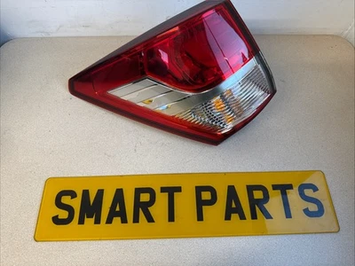 Задний внешний фонарь со стороны пассажира Ssangyong Rodius MK2 83601-21500 - Изображение 1 из 4