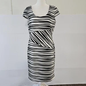 Frank Lyman Size 12 Design Black and White Asymmetrical Wavy Striped Cap Sleeve - Picture 1 of 17