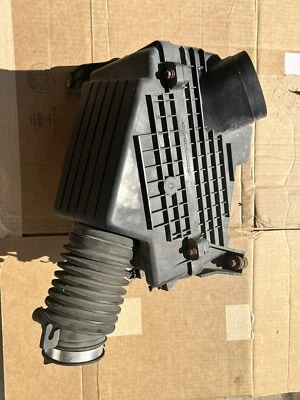 Honda Accord 2003-2005 3,0 L filtro de admisión de aire limpiador caja montaje de carcasa OEM Foto 1 de 4