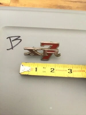 Mercury Cougar XR7 1974 1975 emblema de panel de techo de metal con pasadores bonito Foto 1 de 3