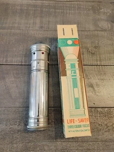 Linterna vintage Life Saver roja, verde y blanca (funcionando) ¿tal vez marina?  - Imagen 1 de 11