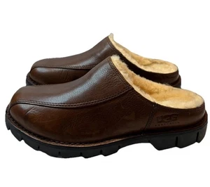 UGG Men’s Brown Leather Shearling Slip-on Size 10 Clogs Shoes 5482 - Picture 1 of 9
