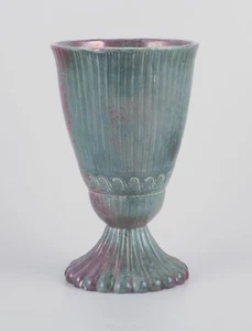 E.B.S. Klint, ceramista danés. Jarrón de cerámica con esmalte violeta y verde. - Imagen 1 de 7