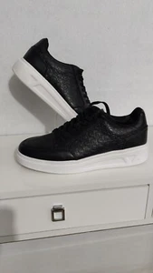 Guess Men's Creve Black And White Low Top Sneakers Size 10 - Picture 1 of 5