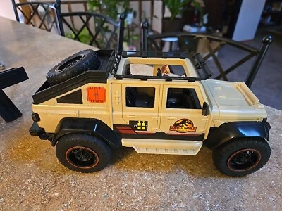 JEEP RC VEHICLE JURASSIC WORLD 2022 MATTEL GYD27 2.4GHZ No Remote - Image 1 of 4