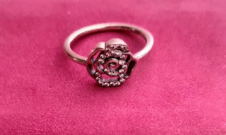 Pandora Anello Argento MODELLO FIORE ROSA Misura 10 - Immagine 1 di 1