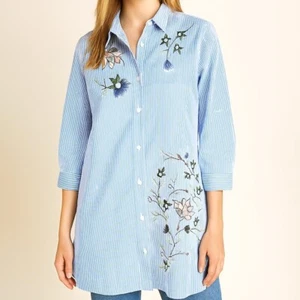 ZARA Top mit Knopfleiste blau mit weißen Streifen Blumenstickerei Coastal Classic Gr. S - Bild 1 von 9