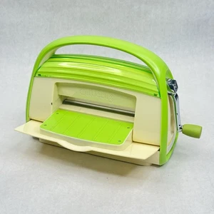 Cricut Cuttlebug Die Cutting Embossing Machine Man Crank Crafter MACHINE ONLY - Picture 1 of 9