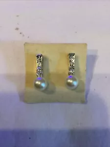 Avon 2005 Pearlesque and Rhinestone Earrings - Picture 1 of 2