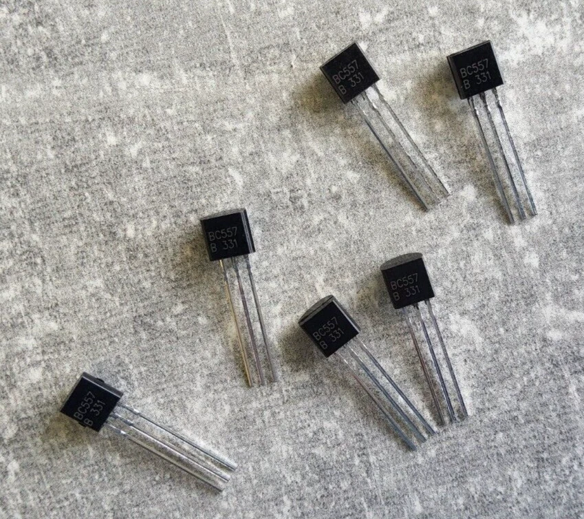 2 Stück BC557B PNP Transistor 45V 500mW 100mA TO 92