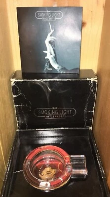 Bandeja de cenizas con luz para fumar RITZENHOFF - Matthias Bender - Diseñada por AUGE Foto 1 de 4