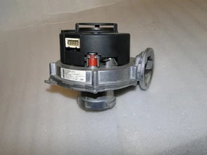 Junkers Lüfter Gebläse 8717204373 baugleich 8717204366   z.B. für ZSB 3-16 A 21 - Bild 1 von 6