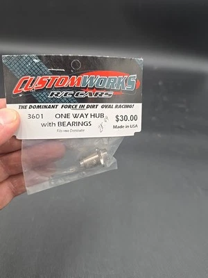 Custom Works One Way Hub With Bear Dominator Belt 3601 Rc Car - Image 1 of 4