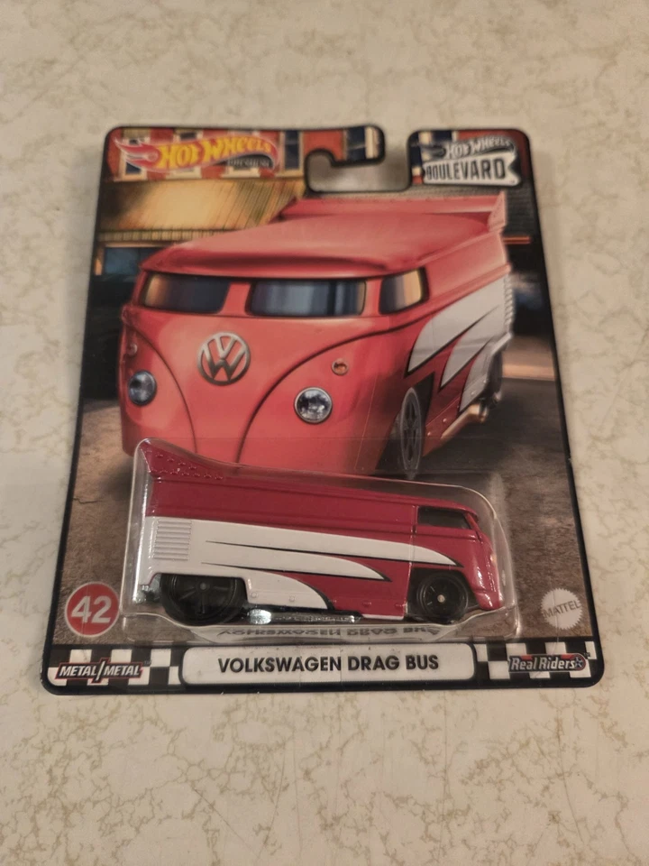 Autobús de arrastre Volkswagen Hot Wheels 2022 Premium Boulevard #42 en rojo/blanco Foto 1 de 1