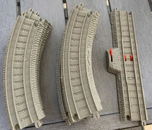 Thomas the Train Trackmaster Tan Train Track Lot of 13 Curved Track + 1 Straight - Picture 1 of 1