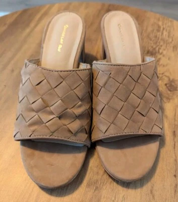 Women's Chocolat Blu Brynne Tan Nubuck Heeled Sandal Size 40 EURO/ 9-9.5 US - Image 1 of 4