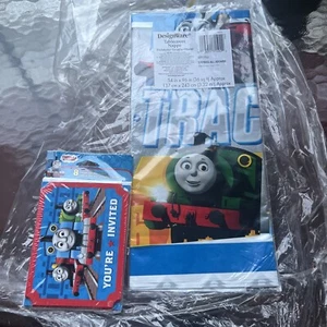 NEW VTG Thomas The Tank Engine Train Table Cover + Invitations - Party Supplies! - Picture 1 of 6