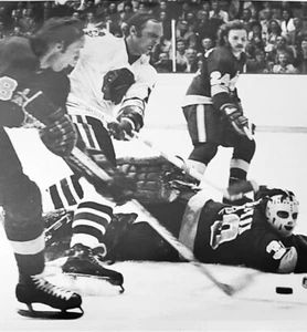 1974 ROGIE VACHON NHL HOCKEY PHOTO BILL WHITE LOS ANGELES KINGS GOALIE - Picture 1 of 10