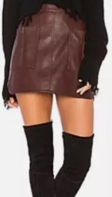 Falda BCBG Max Azria Imitación Cuero Color: Burdeos (Vino) Talla 8 - Cremallera + Bolsillos Foto 1 de 4