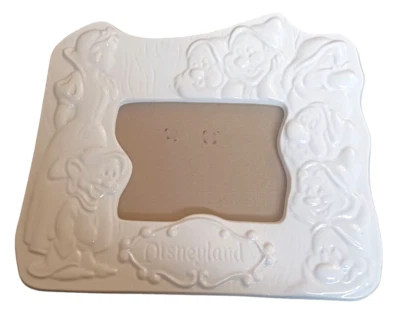 Marco de fotos de cerámica vintage de Disneyland Blancanieves 5594 Walt Disney Productions Foto 1 de 4