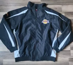 LOS ANGELES LAKERS TRAININGSJACKE HERREN GRÖSSE SMALL REISSVERSCHLUSS UNTEN BESTICKTES LOGO SCHWARZ - Bild 1 von 6