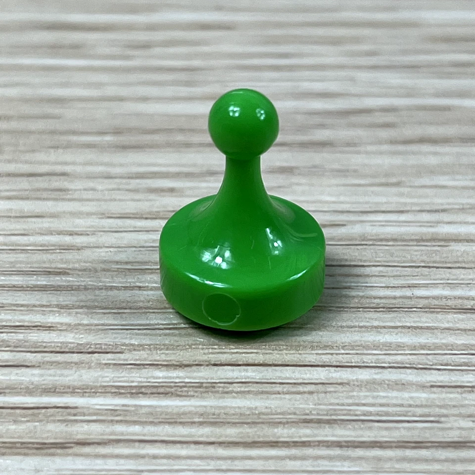 Clue 1998 Game Board Replacement Pieces Parts - Green Pawn Mover - Image 1 of 1