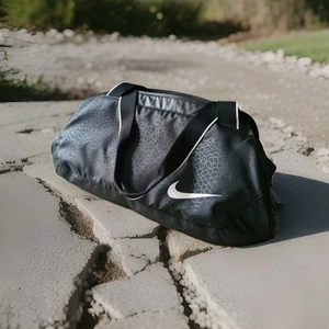 Sporttasche Nike Legend Club  Schwarz, sehr guter Zustand - Bild 1 von 15