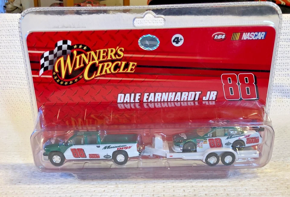 Winners Circle NASCAR #88 Dale Earnhardt Jr 2008 Truck & Trailer Rig W/ Car 1 64