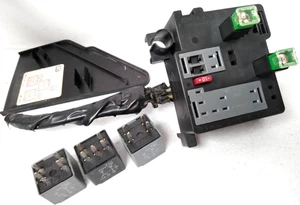 03-07 Silverado Tahoe Motor Ventilador Relé Caja de Fusibles Bloque Arnés OEM V60 - Imagen 1 de 12